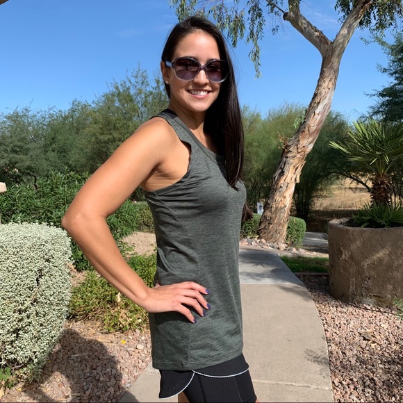 Last Chance Mizuno Women’s Alpha Tank - Picture 5 of 9